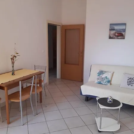 Appartement 9 *